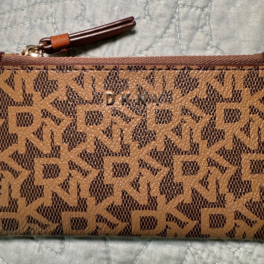 DKNY Wallet